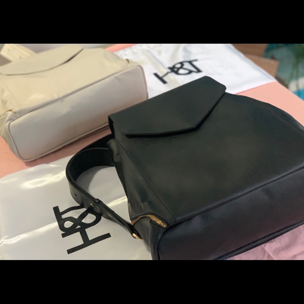 Professional
Leather Backpack Purse